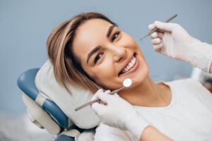 woman undergoing dental checkup